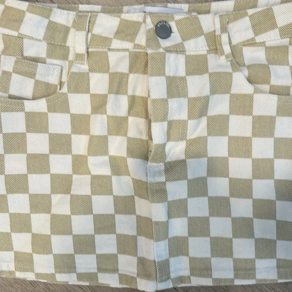 Tilly’s RSQ Tan and White Micro Mini checkered skirt Sz 24